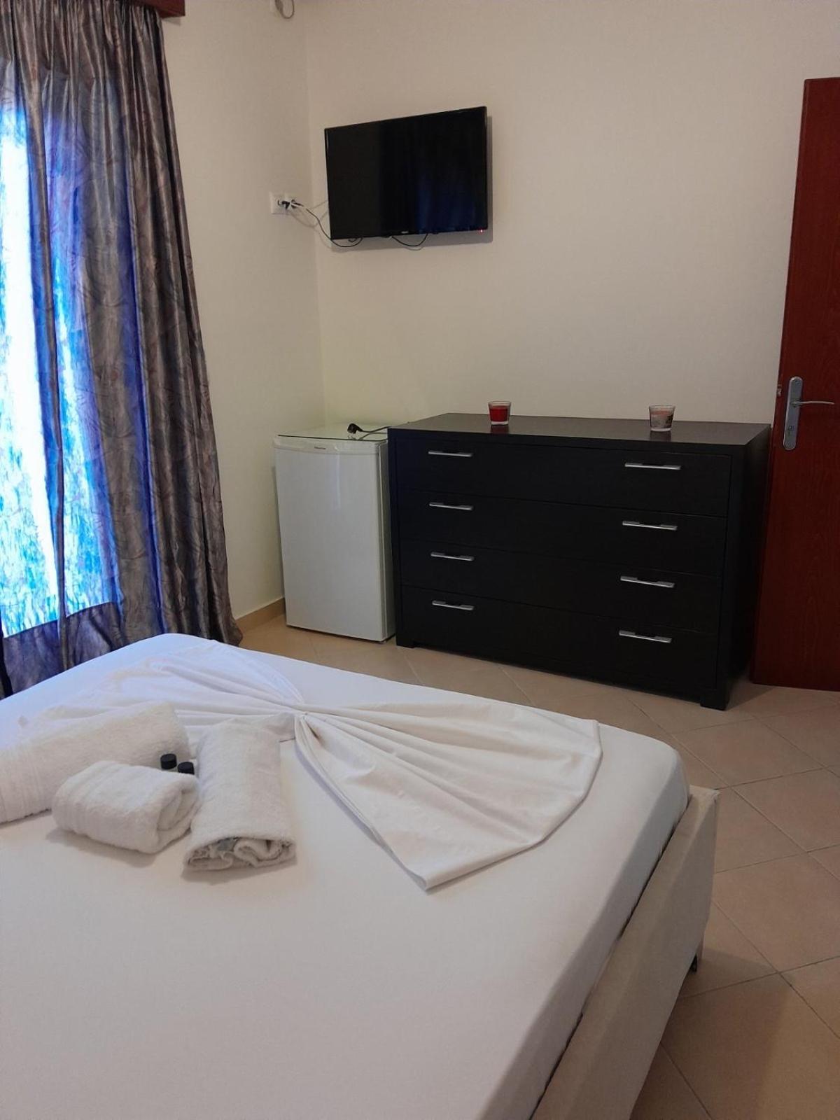 Vila Flamuri Sarandë Esterno foto