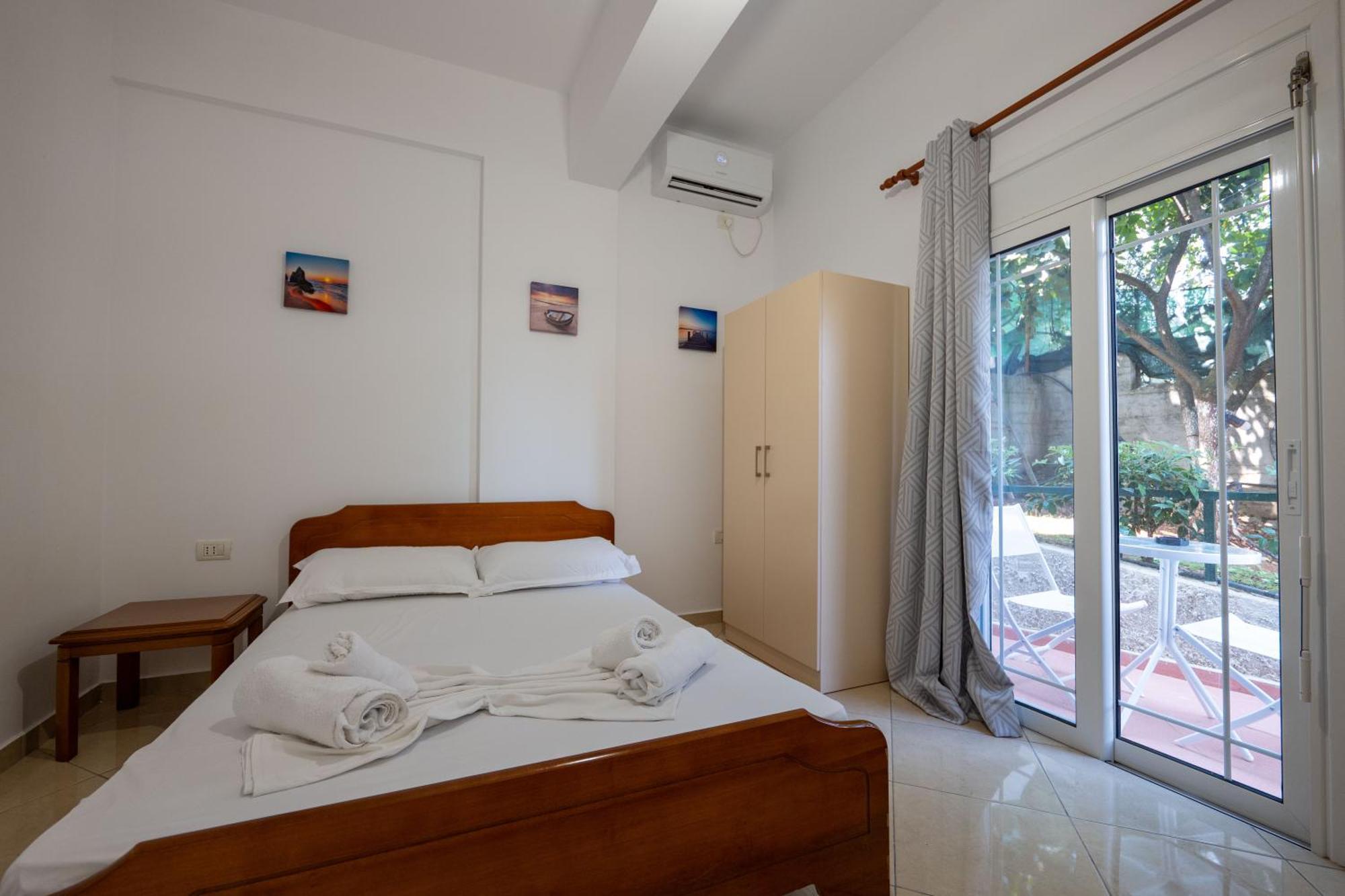 Vila Flamuri Sarandë Esterno foto